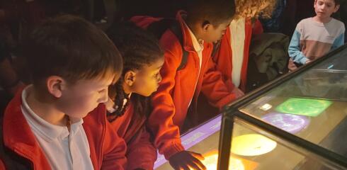 CYP UPPER : YEAR 5 VENTURE IN TO SPACE