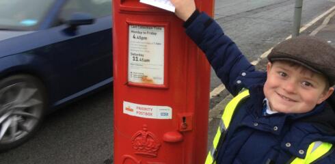 Atwood’s Year 2 pupils visit the post box